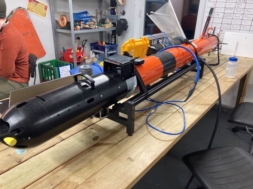 A lightweight autonomous underwater vehicle