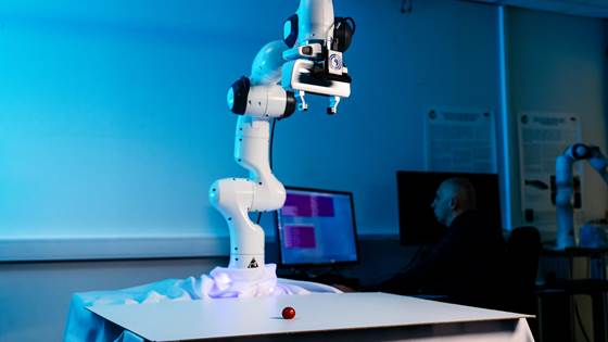 Robots with visual and tactile sensing can prevent tons of food waste