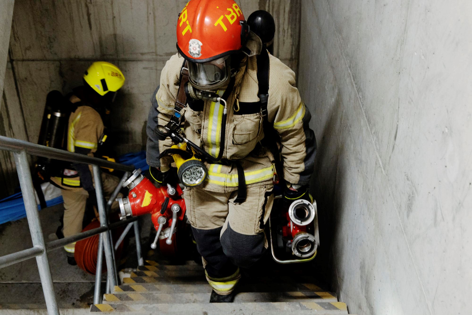 Firefighters from the TBRT fire brigade in Trondheim during a training exercise.
