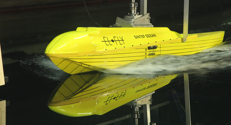 If Elfy succeeded, the aircraft of the future might be electric, environmentally friendly, more quiet, and able to fly shorter routes from more locations. In this 260 metre-long research tank, a model of the hull is towed at different angles to find the optimal shape. Photo: SINTEF
