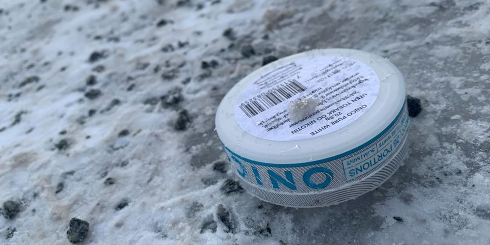 Each year more than 100 million boxes of snuff are sold in Norway, and many of them end up discarded as rubbish. Photo: Christina Benjaminsen