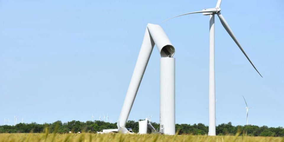 It isn’t often that things go so wrong as to cause the collapse of a wind turbine. However, new sensors can be used to identify defects and ensure that such events are even rarer. “Most big problems start as small ones”, says SINTEF researcher Guido Sordo.