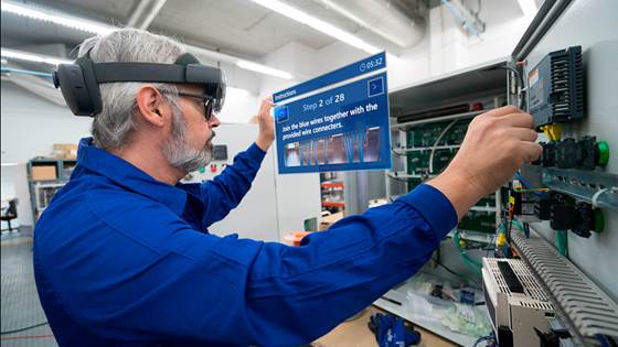 A technology that gives you instructions – right before your eyes!