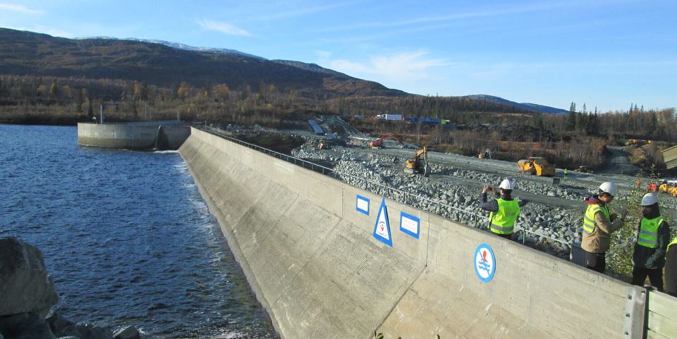 There are major opportunities for the future development of Norwegian hydropower. This photo is taken from a dam renovation project at the Namsvatnet reservoir in Trøndelag. (Photo: Leif Lia/NTNU)