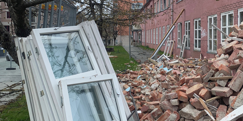 Reuse enthusiasts want used materials on sale in builders