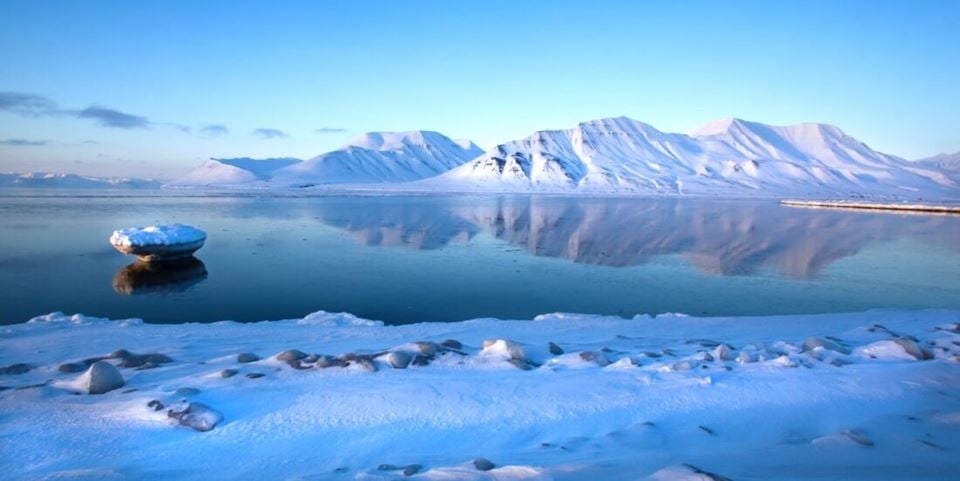 Nature is vulnerable. Eighty kilos of rubbish passes through the wastewater system in Longyearbyen in Svalbard every week. In fact, anything we flush down the toilet eventually reaches the sea – everywhere else as well. Stock photo: Thinkstock/SeppFriedhuber