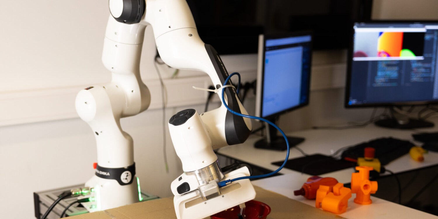 This robot is training in a virtual world – it has given it unique abilities.