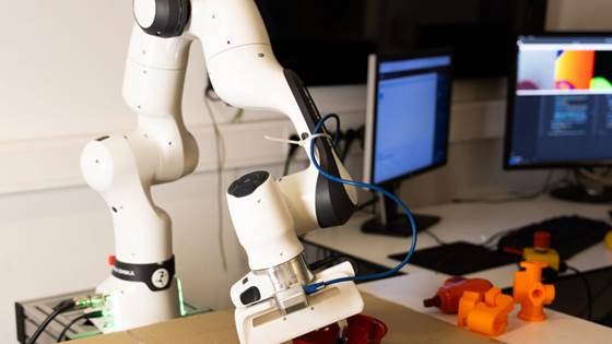 This robot is training in a virtual world – it has given it unique abilities.