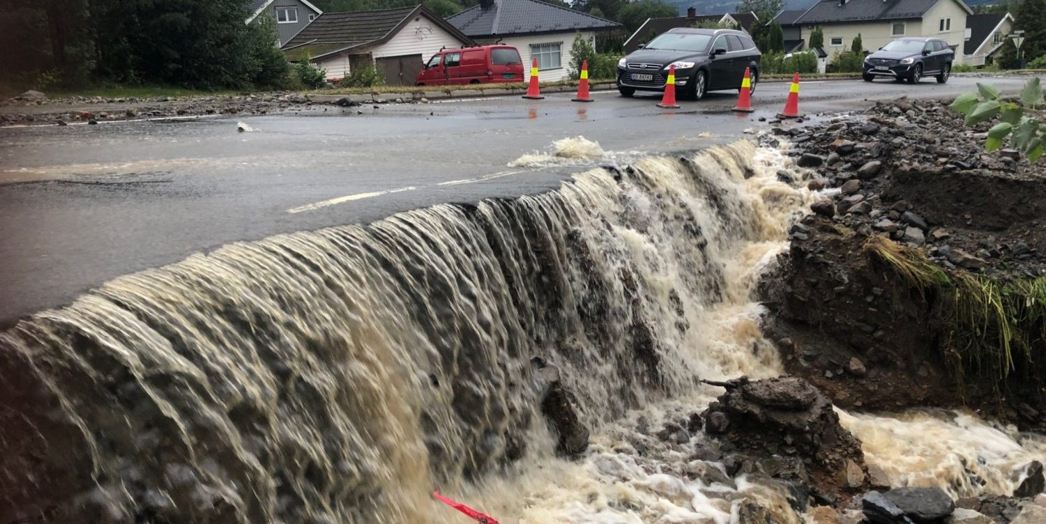 We are also experiencing more of this in Norway. Here, Brumundal is hit by flooding.
Photo: John Arne Holmlund / HA / NTB scanpix