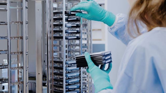 The SINTEF laboratory can test many different ways of producing the right cells.