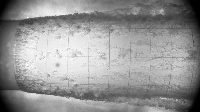 Air passing over the flat bottom of the hull. The photo was taken in the Cavitation Tunnel at SINTEF Ocean. Photo: SINTEF.