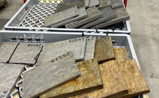 Slate samples in SINTEF's laboratory. Photo: Lisbet Alnæs