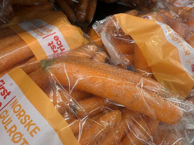 Lunch carrots in a bag