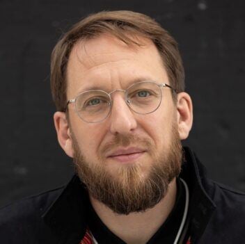 Daniel Thilo Schroeder at SINTEF studies artificial intelligence and computational social science.
